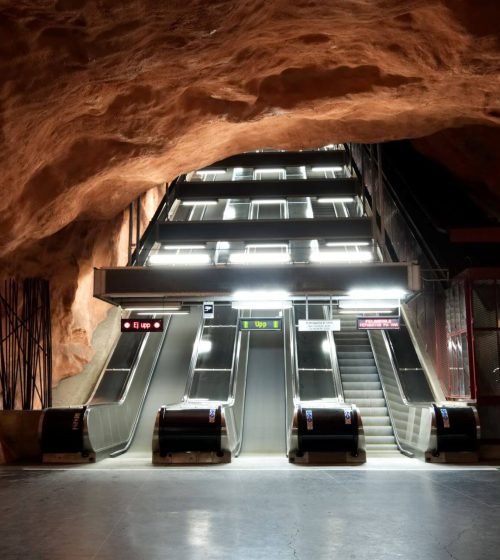 nobody-view-at-escalator-near-platform-of-the-unde-2023-11-27-05-10-55-utc.jpg